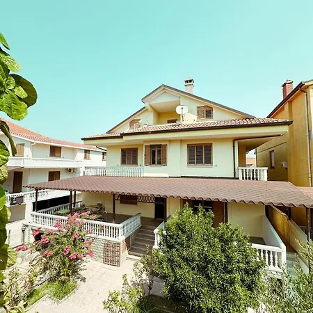 Vizion Hotel