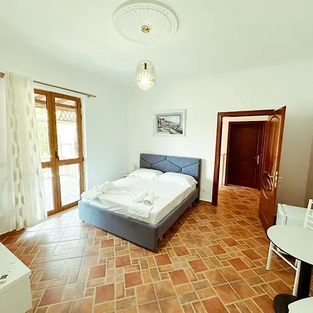 Vizion Hotel